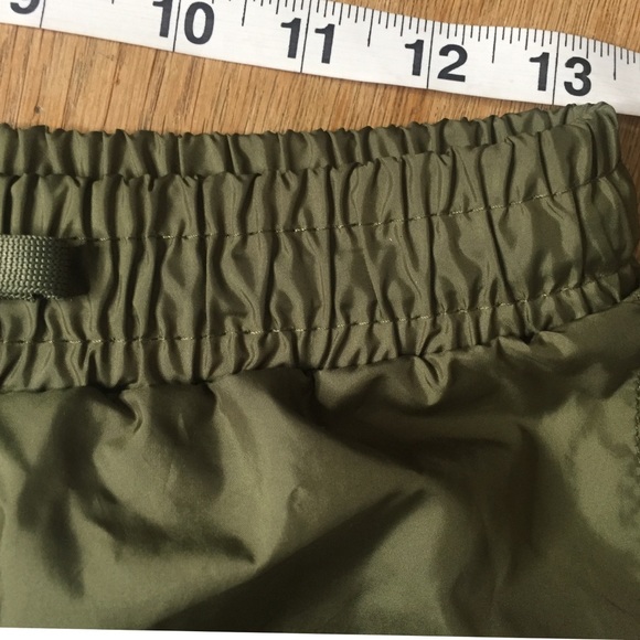 Fear of God Essentials Army Green Shorts - Picture 6 of 8